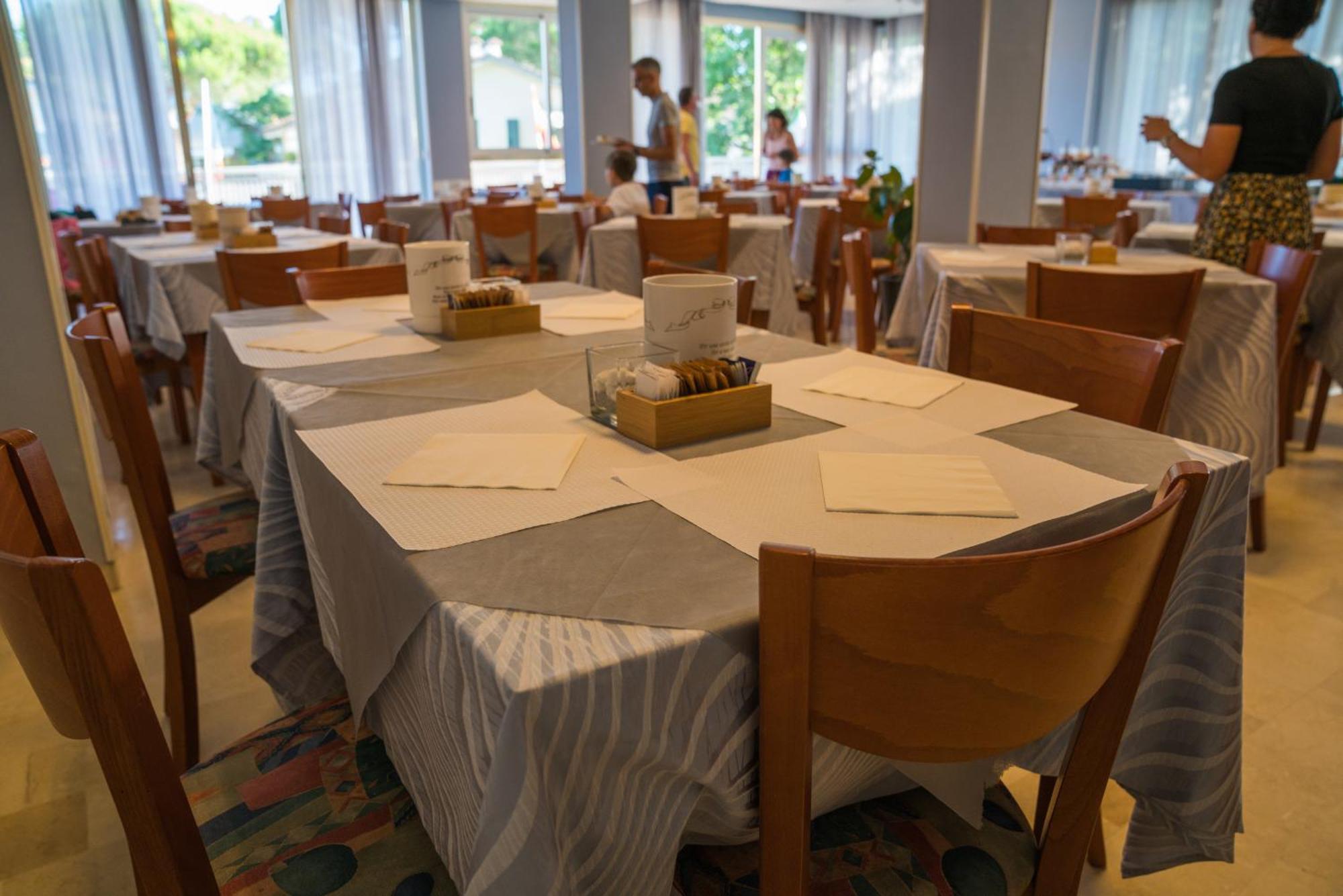 Hotel Singapore Milano Marittima Kültér fotó